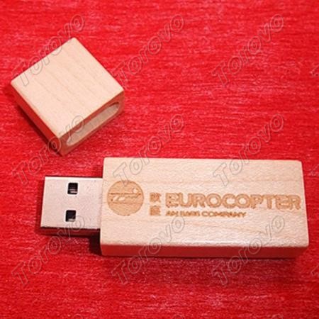 歐洲直升機(jī)公司定制創(chuàng)意天然木U盤