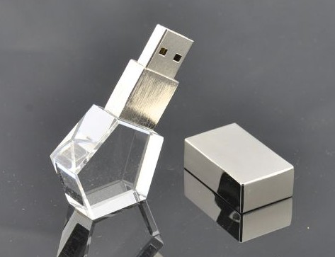 我司成立于2002年,是一家及設(shè)計(jì),生產(chǎn)為一體的U盤生產(chǎn)商 帶彩燈水晶U盤LED發(fā)光水晶U盤